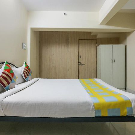 Flagship Cozy Stay Kharghar Koparpāda Екстериор снимка